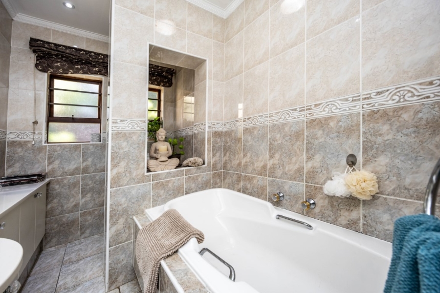4 Bedroom Property for Sale in Beacon Bay Eastern Cape